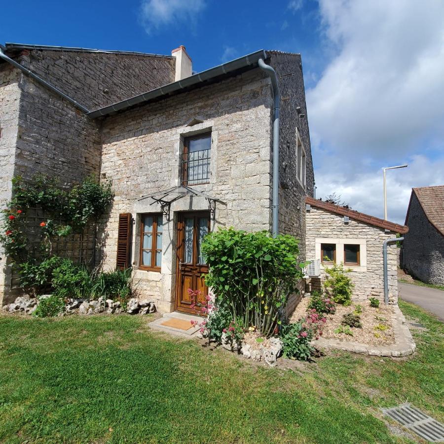 Maison de charme avec balnéo et sauna Montceau-et-Echarnant Extérieur photo